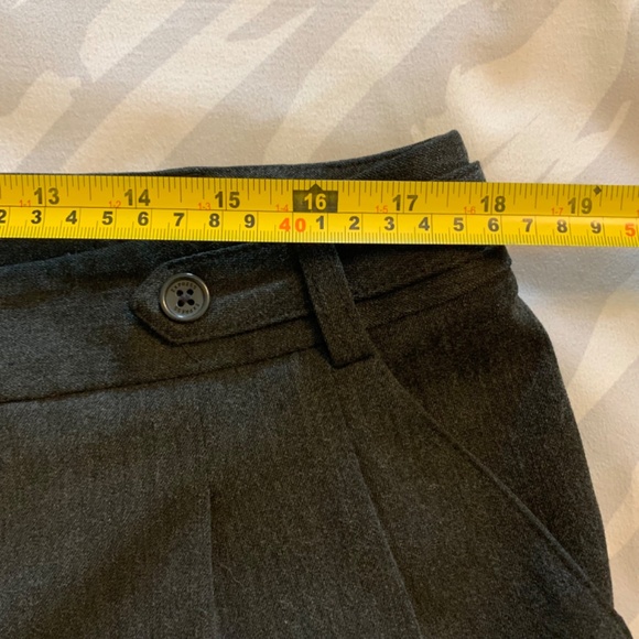 Express charcoal shorts, size 12. - Picture 3 of 4